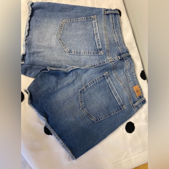 Mid Rise High-Low Shorts - Picture 6 of 6